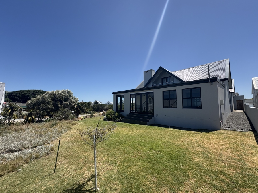 4 Bedroom Property for Sale in Grotto Bay Western Cape